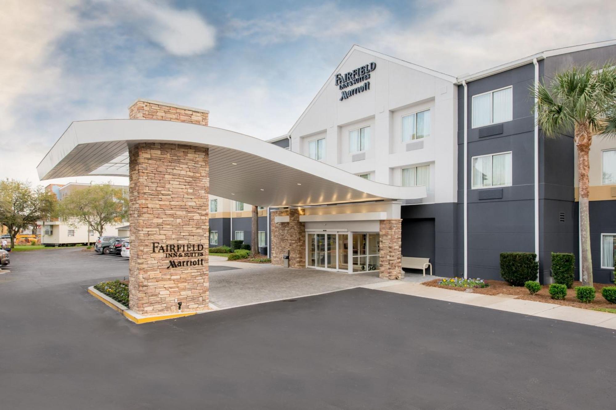 Fairfield Inn Suites Brunswick Exterior photo
